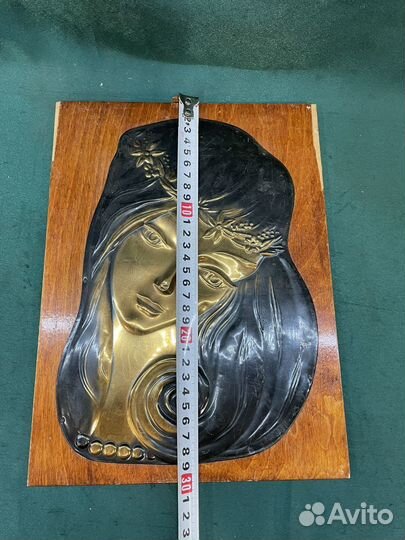 Насенное панно чеканка. Девушка, портрет