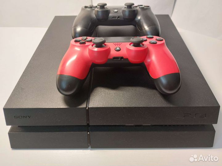 Sony playstation 4 1 TB + 2 джойстика