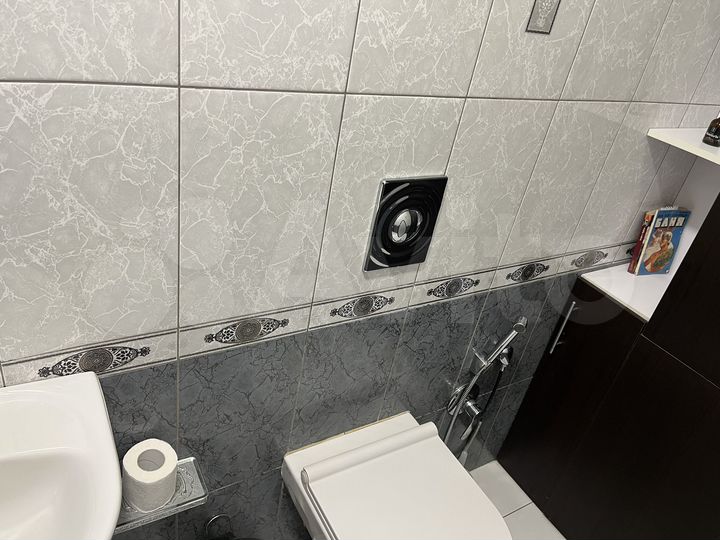 Коттедж 240 м² на участке 6 сот.