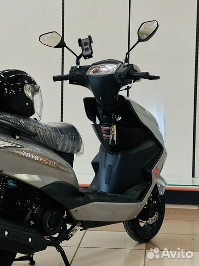 Скутер 180 куб.см новый без пробега