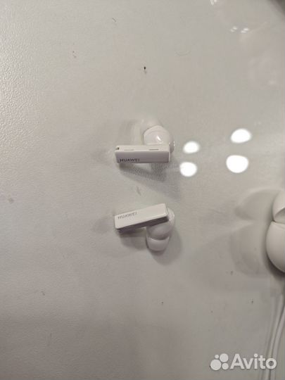 Беспроводные наушники Huawei freebuds pro