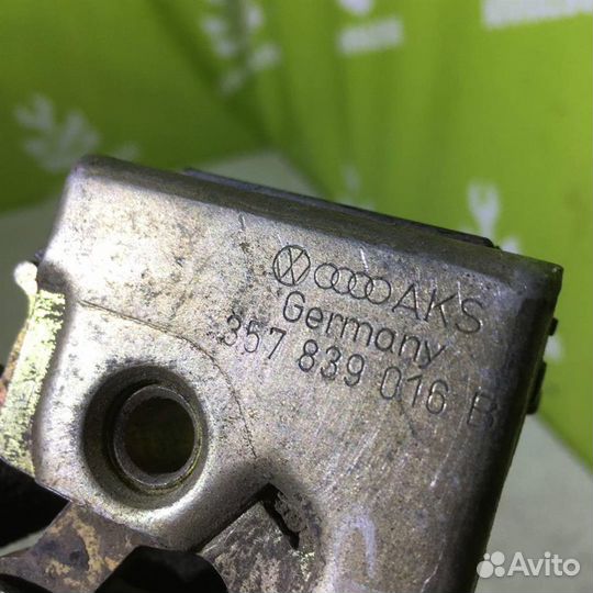 Замок двери задней правой Фольксваген Пассат Б3