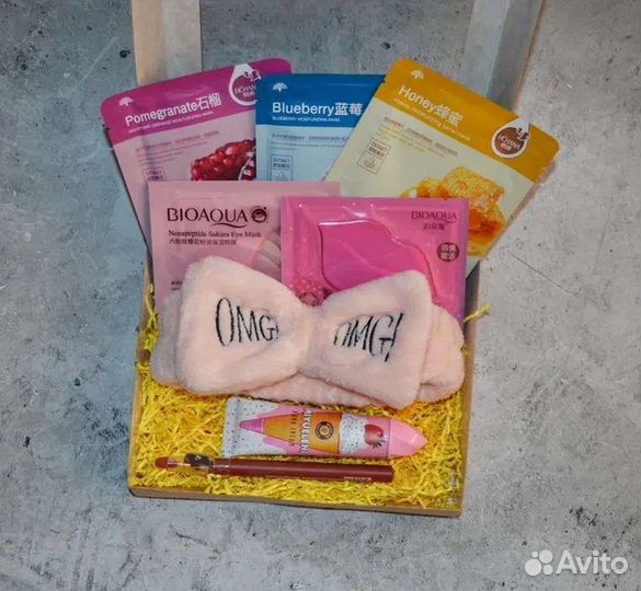 Подарочный набор с косметикой/ бьюти бокс