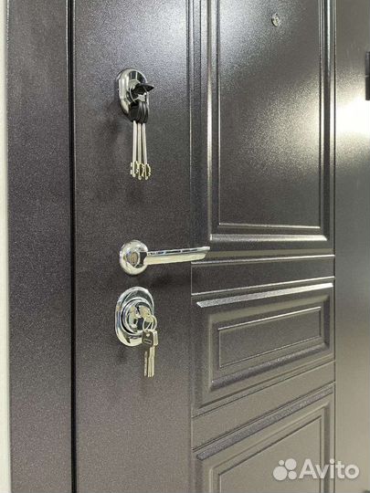 Дверь входная для квартиры