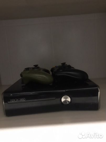 Xbox 360 прошитый freeboot 2 геймпада 32 игры