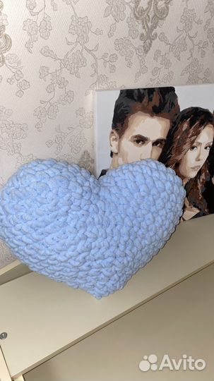 Вязаная подушка «сердце», сердце из плюшевой пряжи