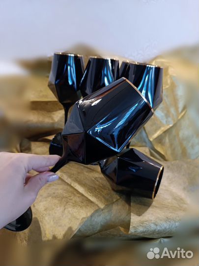 Бокалы из черного стекла