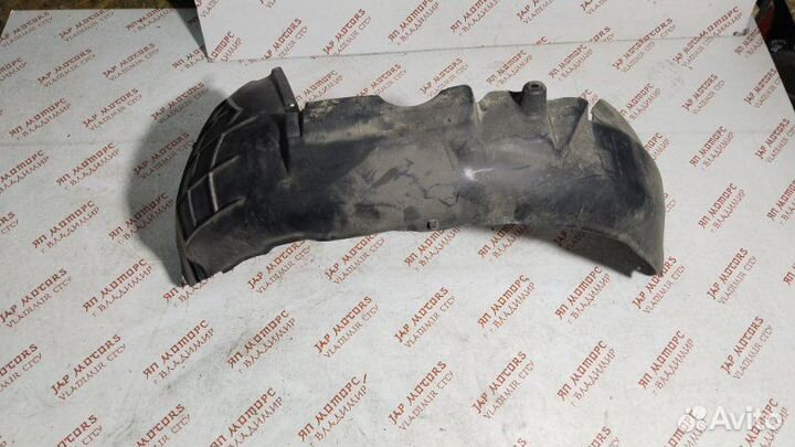 Подкрылок передний левый Audi A4 B6 универсал AMB