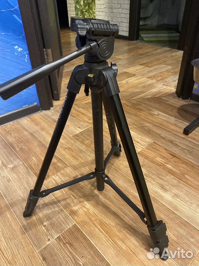 Штатив для фотоаппарата