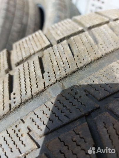 Bridgestone Blizzak VRX 215/60 R16