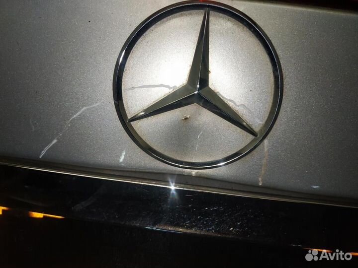 Крышка (дверь) багажника Mercedes-Benz E-Класс