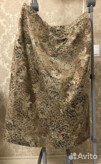 Платья и костюмы