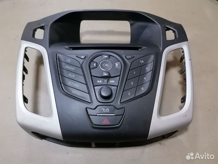 Панель управления магнитолой Ford Focus III 2012