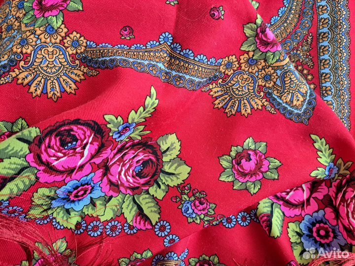 Павловопосадский платок, красный