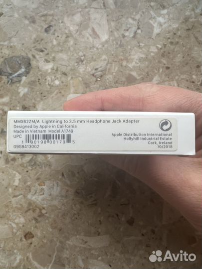 Адаптер Lightning to Headphone Jack Adapter