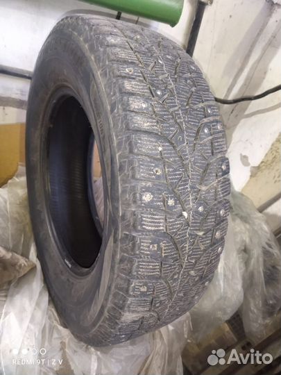 Bridgestone Blizzak Spike-02 225/70 R16