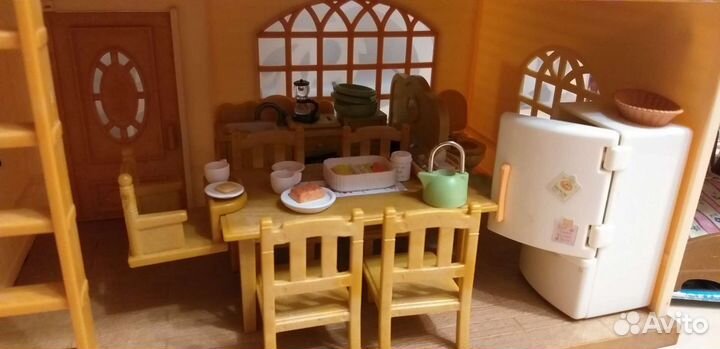 Домик кукольный