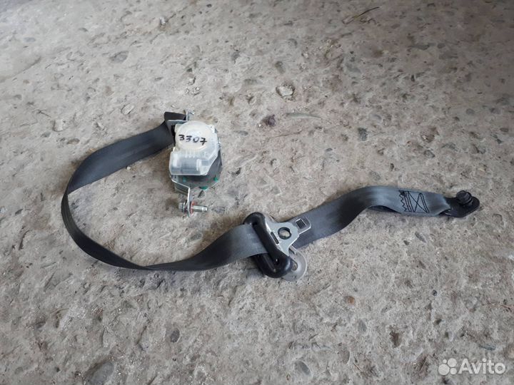 Ремень безопасности задний левый Hyundai i30 FD