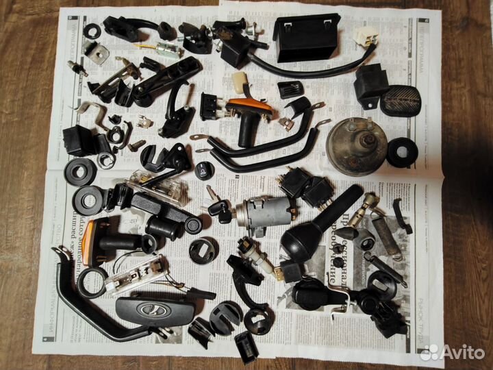 Лот запчастей ваз 2107 сигнал/датчики/ручки салона