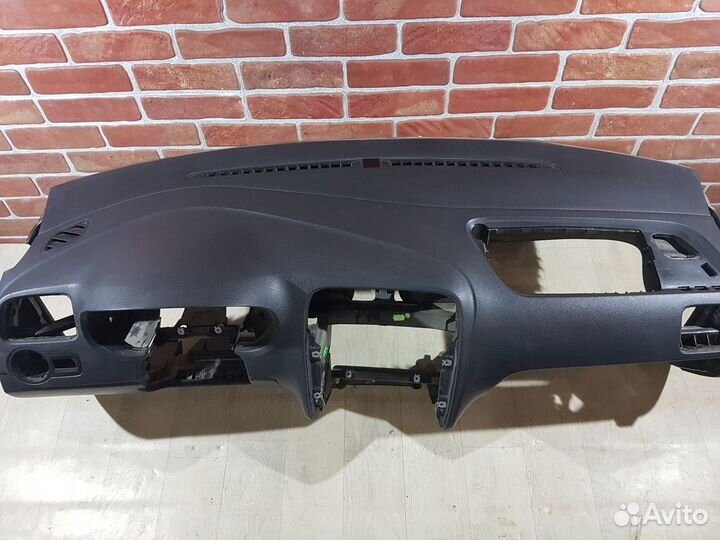 Торпедо Volkswagen polo 2013