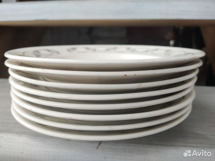 Тарелки 8 штук