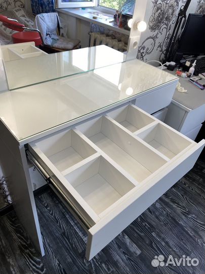 Туалетный столик