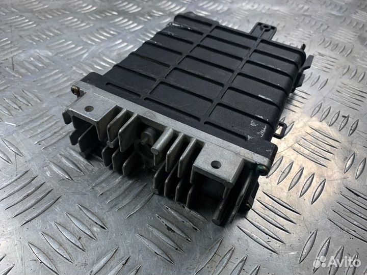 Блок управления двигателем Volkswagen Passat B3