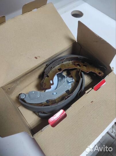 Колодки тормозные барабанные задние Renault Clio