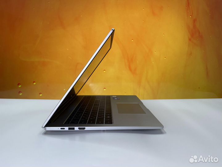 Ноутбук Honor MagicBook 16 / Core i5 / SSD