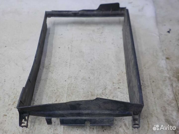 Дефлектор радиатора renault logan 2