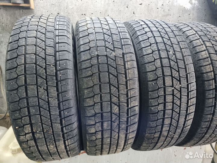 Kingboss G326 215/60 R16