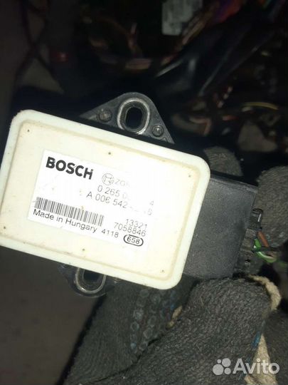 Датчик ускорения на мерседес 639