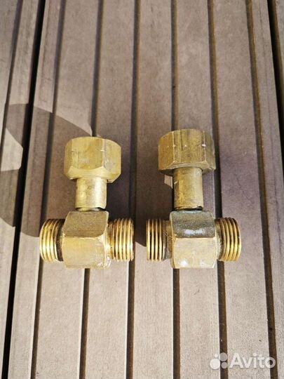 Шкаф на два газовых баллона с фитингами