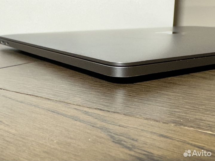 Macbook Pro 13 2018 8/128 /core i5 /Новый АКБ