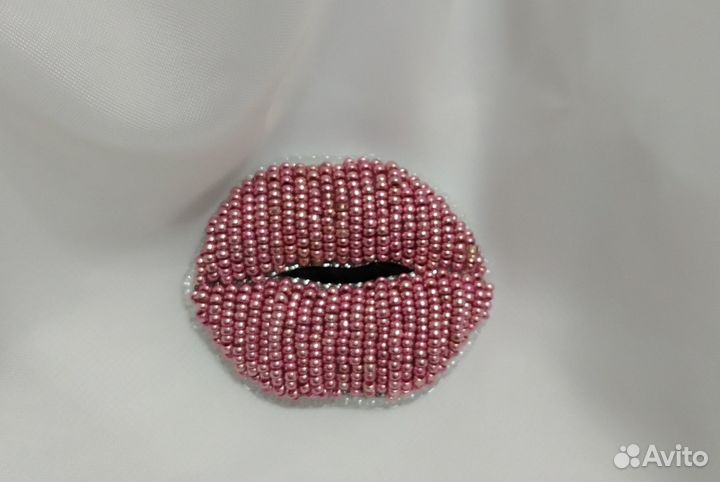 Брошь из бисера