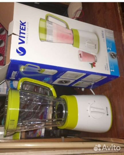 Блендер с чашей vitek