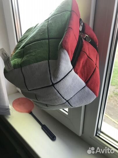 Игрушка-рюкзак динозаврик