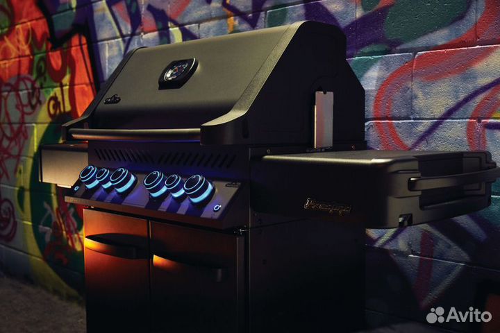 Газовый гриль Napoleon Phantom Prestige 500