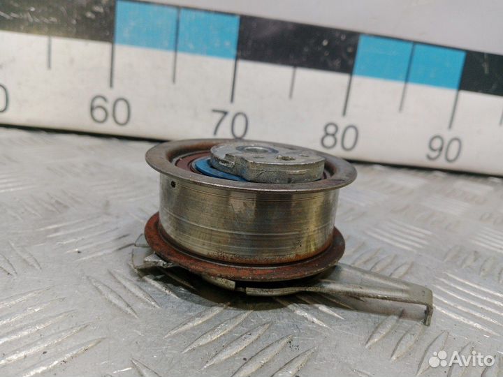 Б/У Ролик-натяжитель ремня грм#001