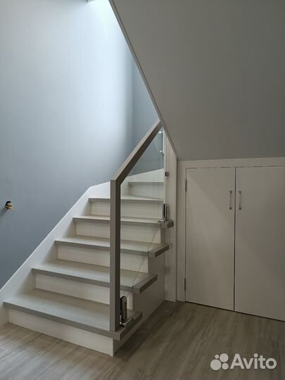 Лестница деревянная из Массива в дом Ясень,Дуб,Бук