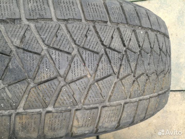 Bridgestone Blizzak DM-V2 235/55 R18