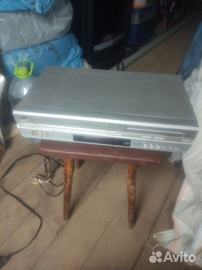 DVD + видеокассетный проигрыватель JVC hr-xv31er