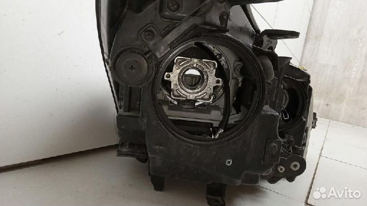 Фара левая Hyundai Equus