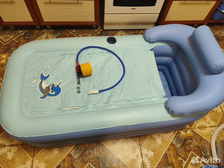 Детский надувной бассейн