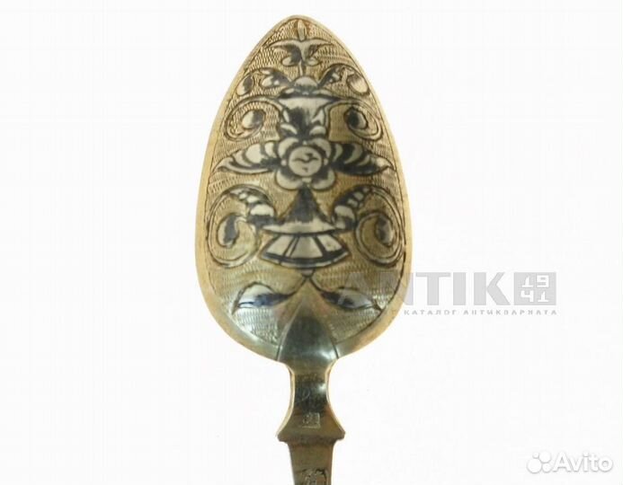 Антикварное русское серебро. Ложка с орнаментом. Ч