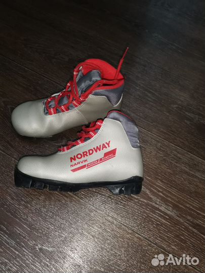 Ботинки лыжные 32 размер