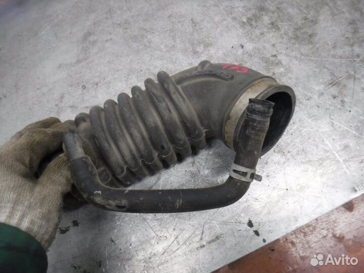 Патрубок воздушного фильтра Geely Emgrand X7 2.0