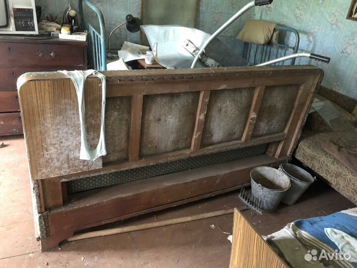 Диван с откидными валиками под восстановление