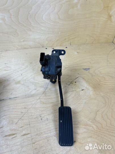 Педаль газа Opel Vectra C седан Z22SE 2002