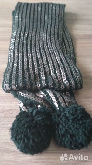 Вязаная женская шапка с шарфом